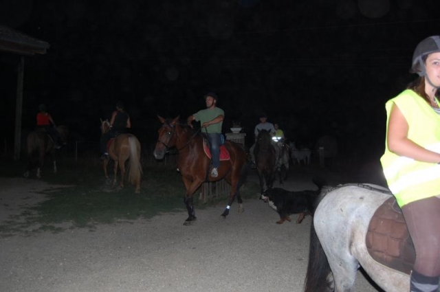  Paseo nocturno a caballo en Ain 